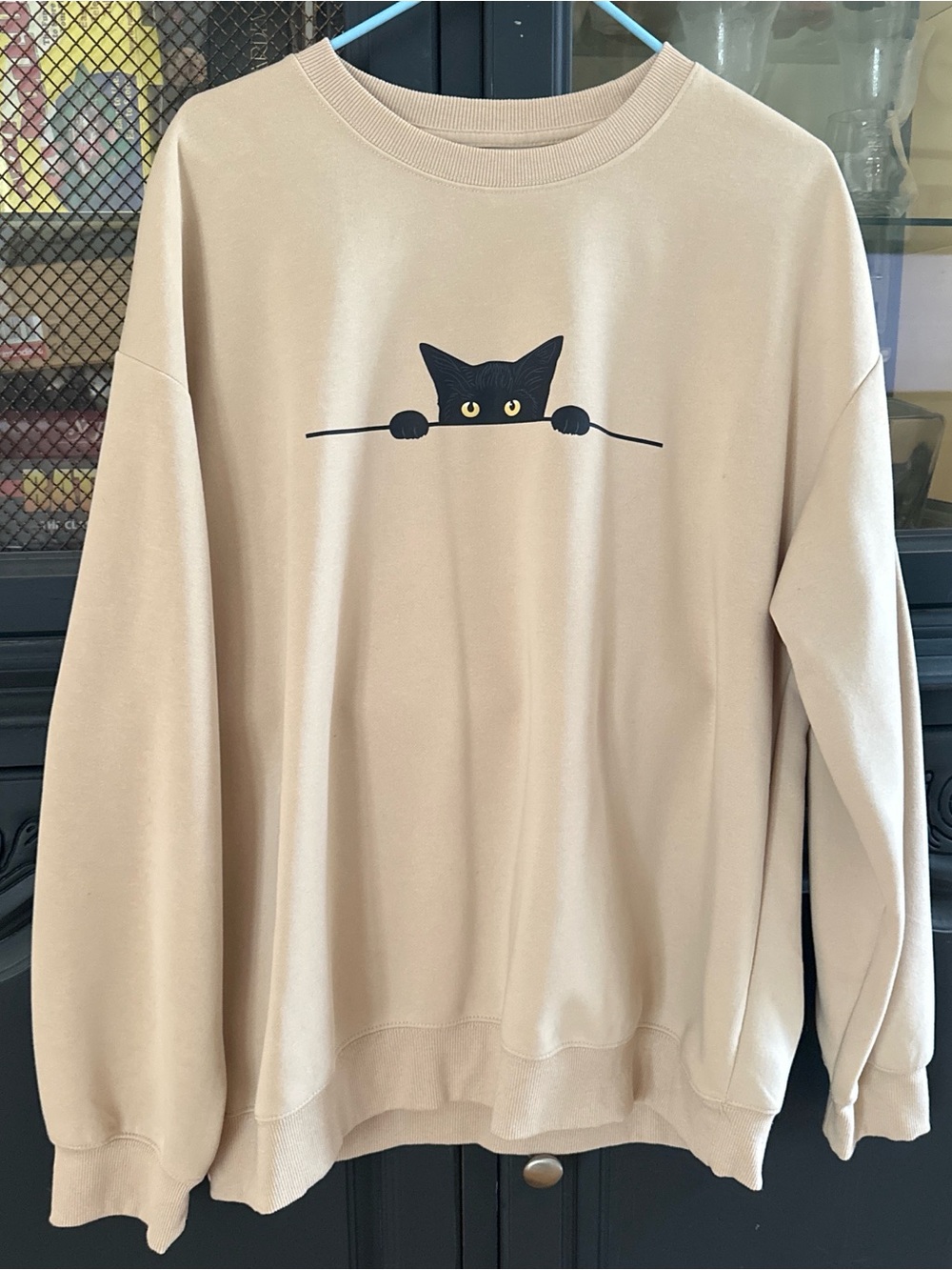 🫐 2/&25 DEAL - Beige Cat Peekaboo Sweatshirt - Cute Black Cat Graphic